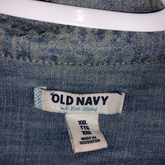 Old navy **Plus-sized** chambray shirt - Picture 2 of 5